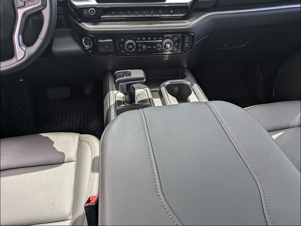 Certified 2025 Chevrolet Silverado 1500 LTZ AWD/4WD image 19