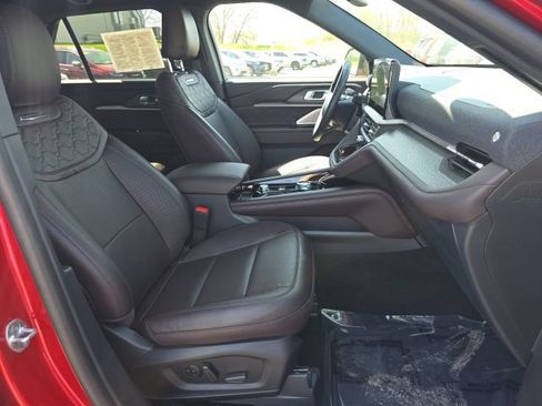 Used 2025 Ford Explorer Platinum w/ LUX Leather Package AWD/4WD image 34