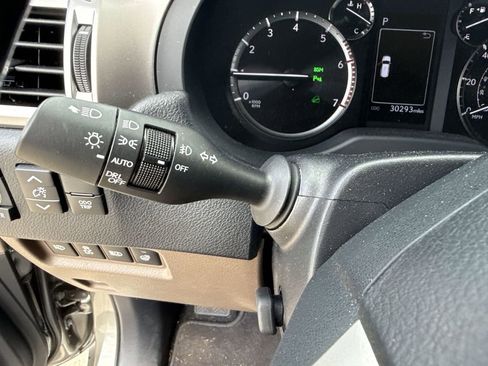 Used 2023 Lexus GX 460 Premium w/ Premium Package AWD/4WD image 28