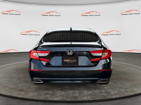 Used 2018 Honda Accord Sport image 9