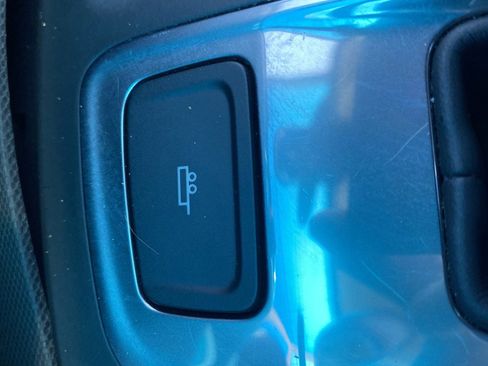 Used 2020 Chevrolet Equinox LT FWD image 18
