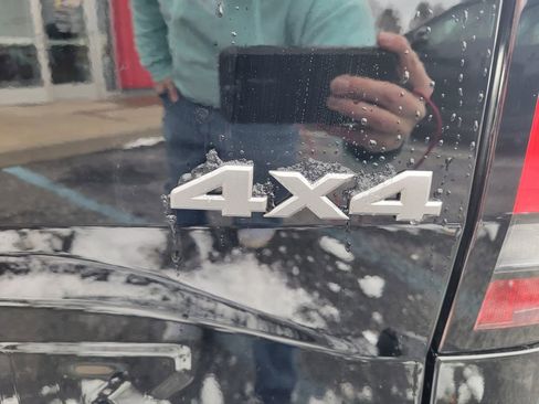 New 2026 Nissan Frontier SV w/ Tow Package AWD/4WD image 7