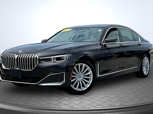 Used 2022 BMW 740i RWD image 1