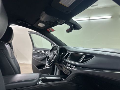 Certified 2024 Buick Enclave Premium image 18