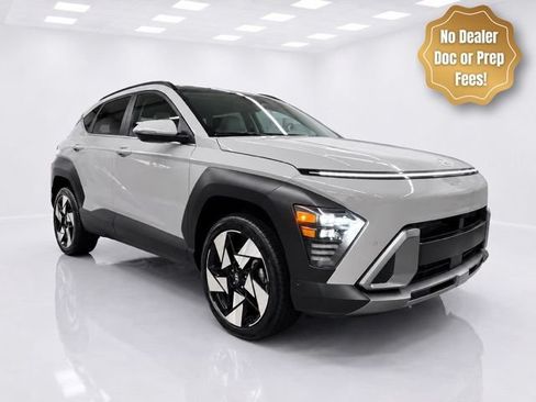 Used 2025 Hyundai Kona Limited AWD/4WD image 2
