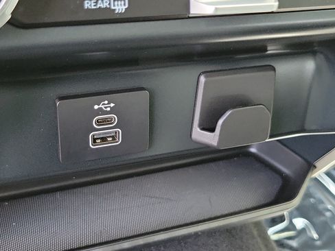 Used 2025 Ford F150 XLT w/ Equipment Group 301A Standard RWD image 9