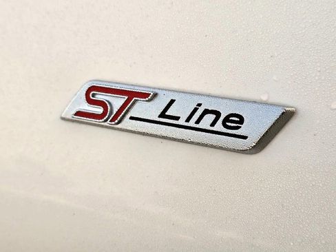 Used 2024 Ford Explorer ST-Line w/ Class IV Trailer Tow Package image 12