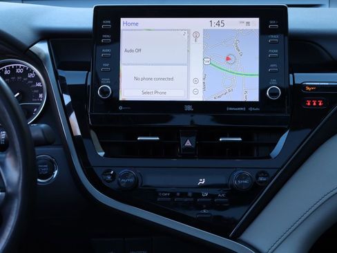 Used 2023 Toyota Camry XLE image 17