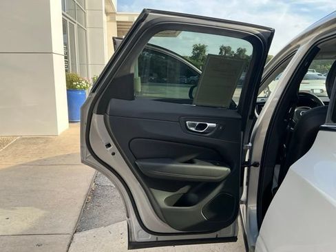 Certified 2024 Volvo XC60 B5 Plus w/ Protection Package Premier AWD/4WD image 19