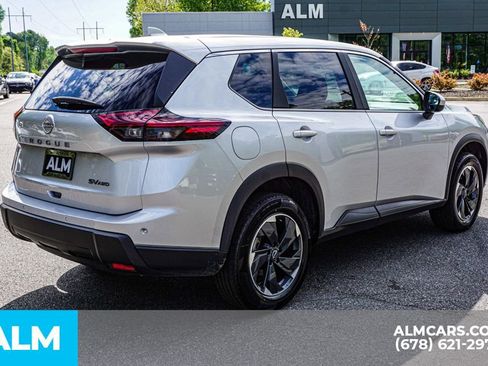 Used 2025 Nissan Rogue SV image 6