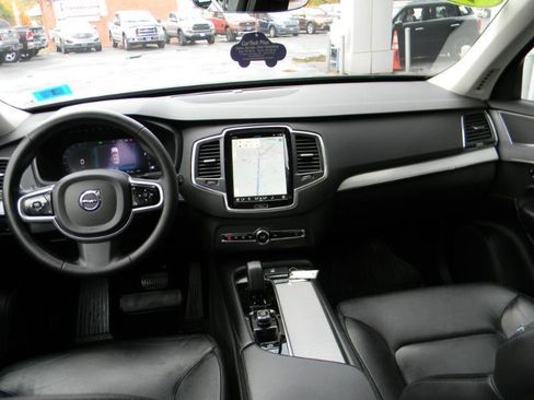 Used 2023 Volvo XC90 B5 Core w/ Protection Package Premier AWD/4WD image 19