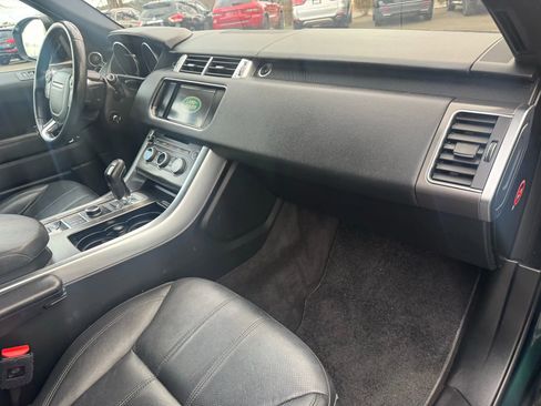 Used 2016 Land Rover Range Rover Sport SE image 27