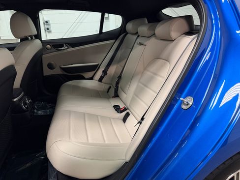 Used 2018 Kia Stinger GT2 AWD/4WD image 10