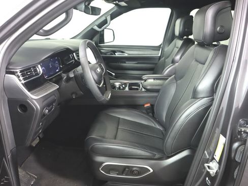 Used 2023 Jeep Wagoneer Series II w/ Premium Group I image 22