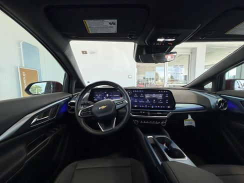 Used 2025 Chevrolet Equinox EV LT w/ Convenience Package II FWD image 3