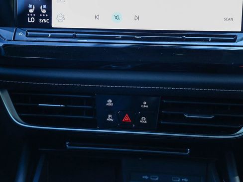 New 2026 Volkswagen Atlas SE image 21