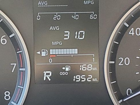 Certified 2025 Nissan Kicks Play S image 31