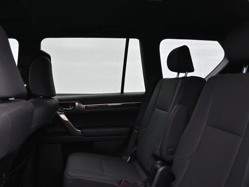 Used 2021 Lexus GX 460 Premium image 13