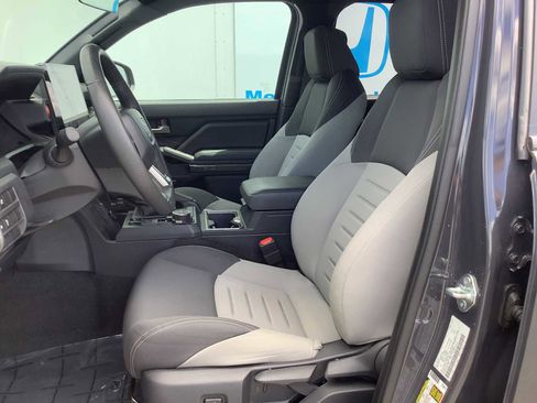 Used 2024 Toyota Tacoma TRD Off-Road image 11