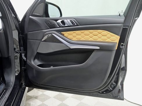 Used 2022 BMW X5 M w/ Competition Package image 40