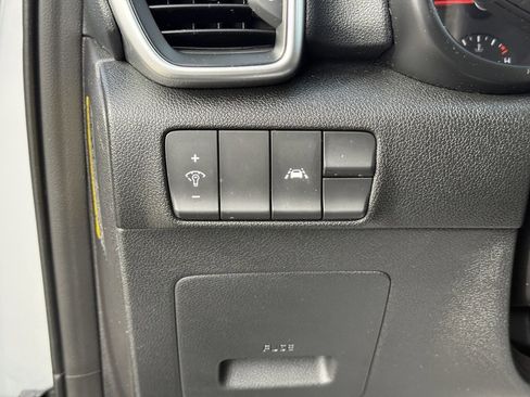 Used 2020 Kia Sportage LX image 17