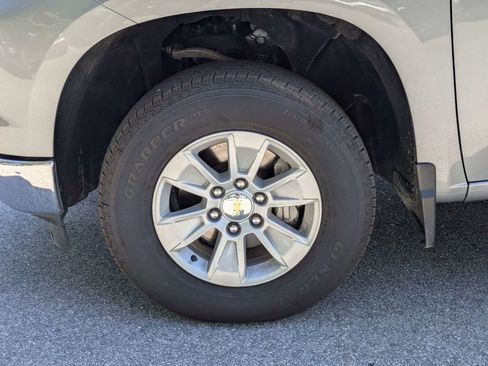 Used 2025 Chevrolet Silverado 1500 LT RWD image 11