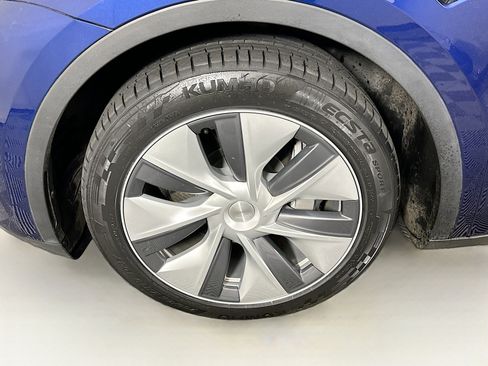Used 2023 Tesla Model Y Long Range image 11