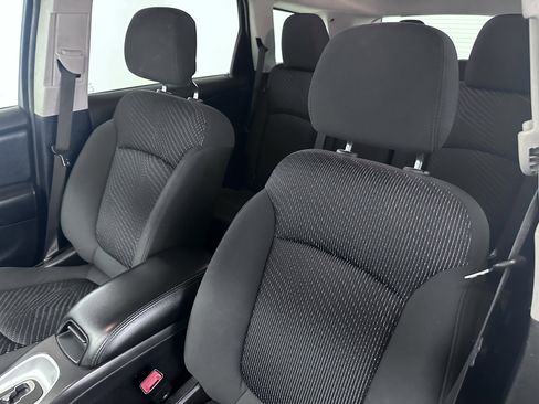Used 2019 Dodge Journey SE FWD image 40
