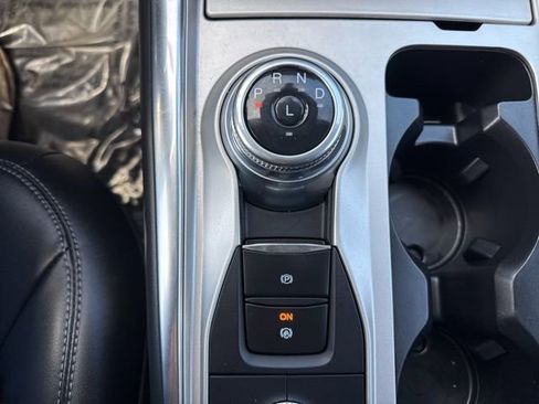 Used 2022 Ford Explorer XLT w/ Equipment Group 202A image 31