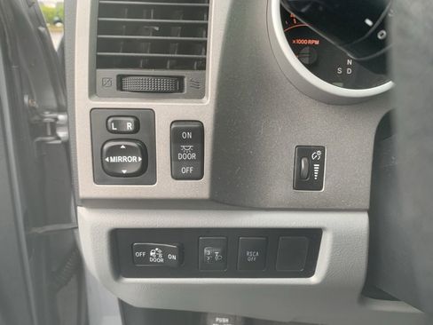 Used 2010 Toyota Tundra 4x4 Double Cab image 17