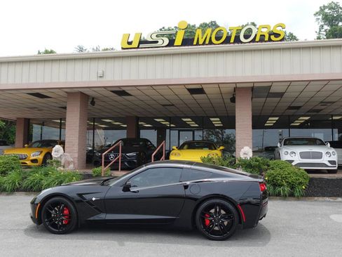 Used 2019 Chevrolet Corvette Stingray Coupe w/ 1LT RWD image 19