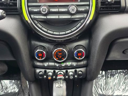 Used 2016 MINI Cooper 4-Door Hardtop FWD image 17