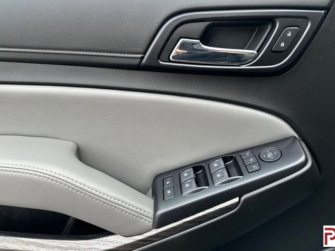 Used 2019 Chevrolet Suburban LT image 11