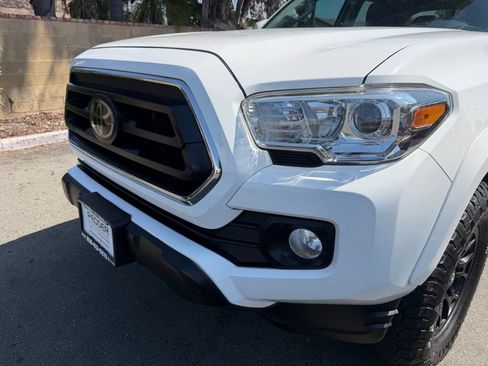 Used 2021 Toyota Tacoma SR5 RWD image 5