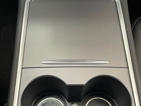 Used 2021 Tesla Model Y Long Range AWD/4WD image 35