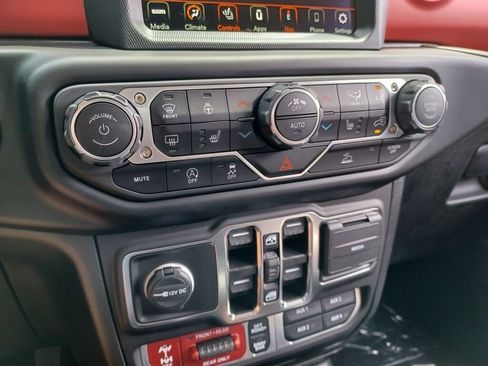 Used 2023 Jeep Gladiator Rubicon w/ LED Lighting Group image 22