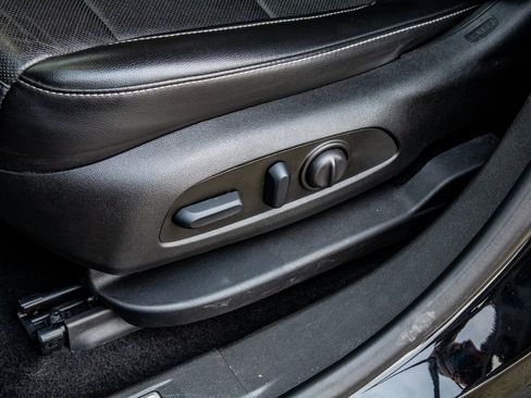 Used 2023 GMC Acadia SLT image 19