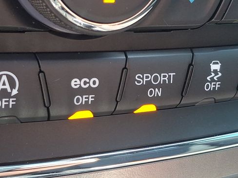 Used 2020 Jeep Grand Cherokee Laredo AWD/4WD image 25