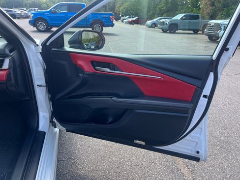 Used 2025 Toyota Camry XSE FWD image 30