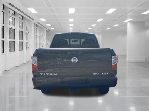 Used 2021 Nissan Titan SV w/ SV Convenience Package AWD/4WD image 6