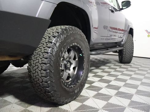 Used 2020 Toyota 4Runner SR5 Premium w/ Moonroof Package AWD/4WD image 11
