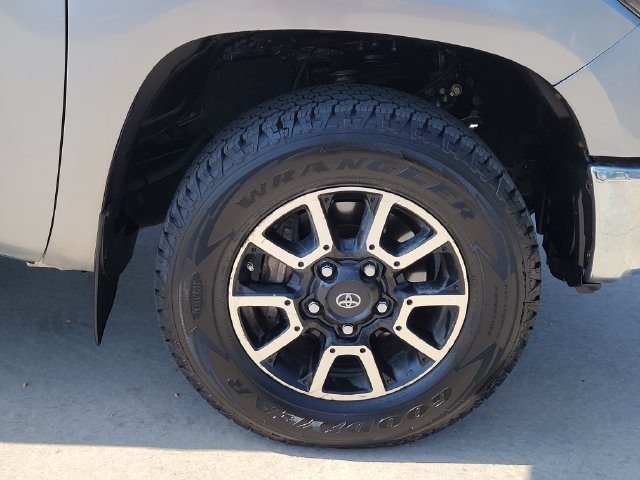 Used 2017 Toyota Tundra SR5 w/ TRD Off Road Package AWD/4WD image 16