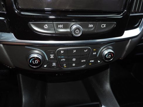 Used 2020 Chevrolet Traverse RS image 26