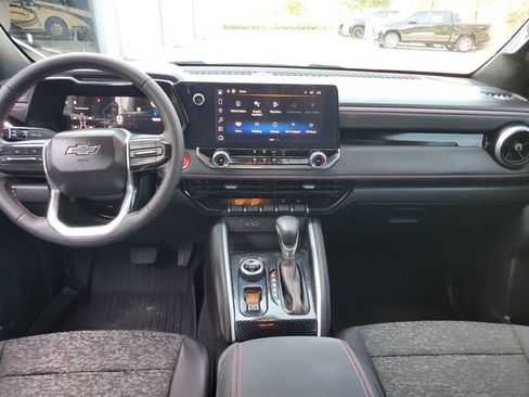 Used 2024 Chevrolet Colorado Z71 image 14