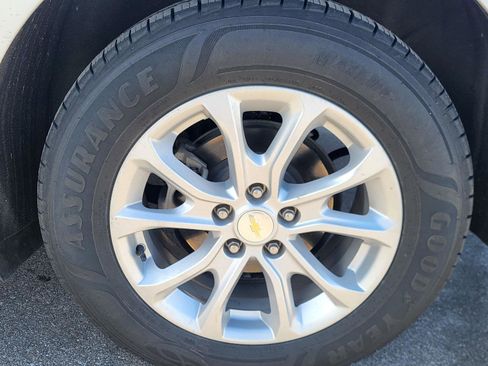 Used 2021 Chevrolet Equinox LT image 16