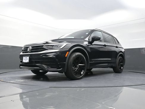 Used 2024 Volkswagen Tiguan SE R-Line AWD/4WD image 23