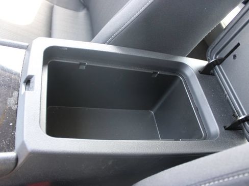 Used 2024 Nissan Altima 2.5 SV FWD image 39