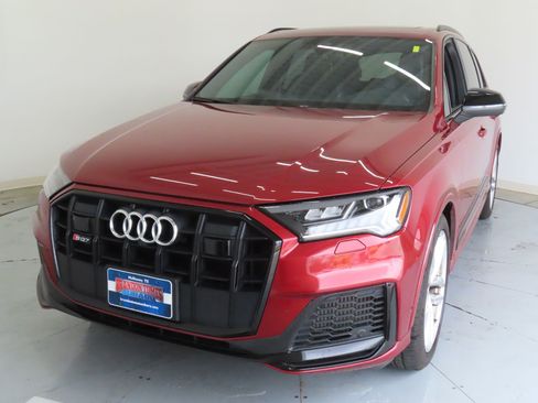 Used 2020 Audi SQ7 Premium Plus w/ SQ7 Black Optic Package image 11