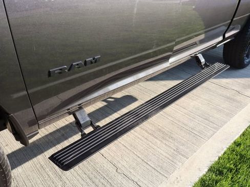 Used 2025 RAM 2500 Laramie AWD/4WD image 34