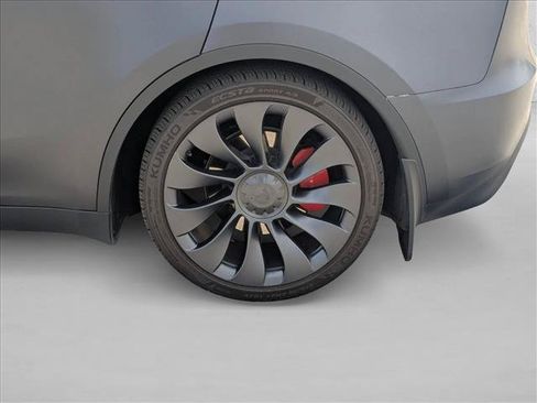 Used 2024 Tesla Model Y Performance AWD/4WD image 21